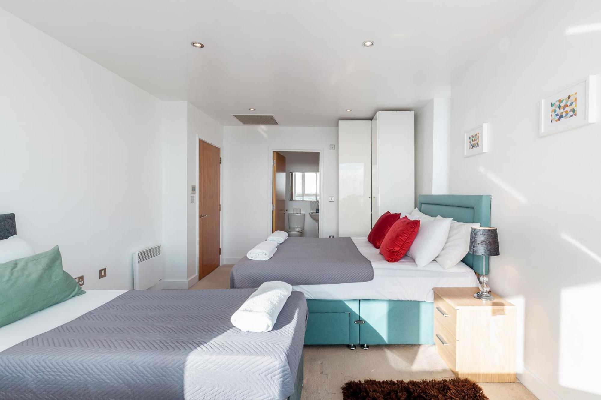 Premium Apartments By Excel Лондон Екстериор снимка
