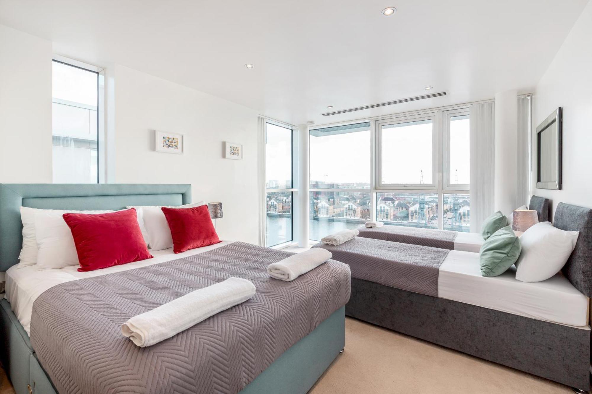 Premium Apartments By Excel Лондон Екстериор снимка