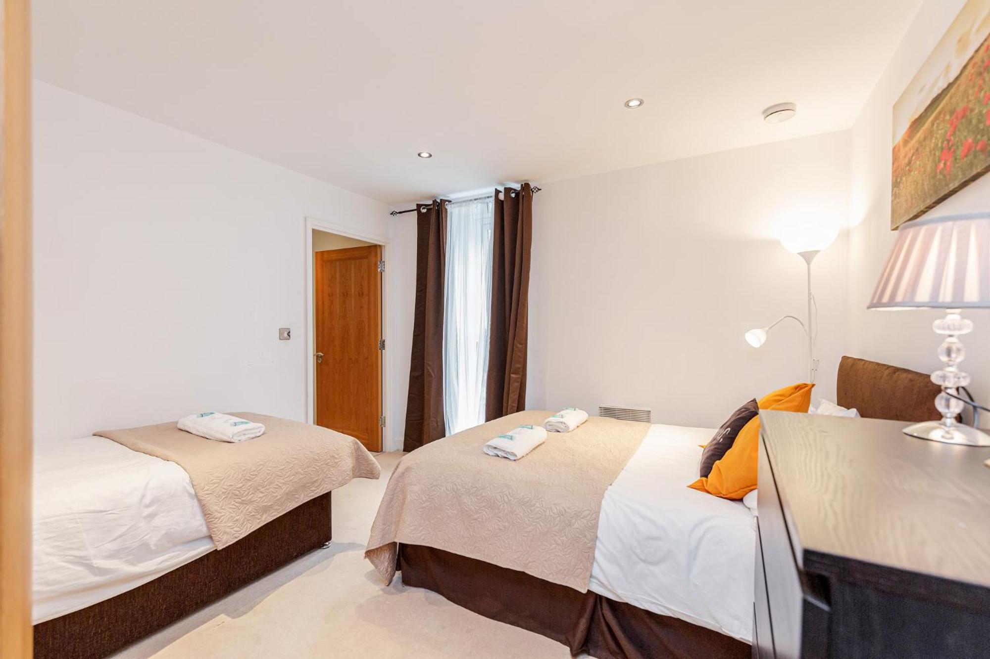 Premium Apartments By Excel Лондон Екстериор снимка