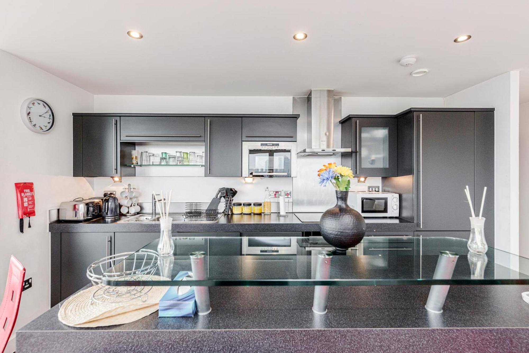 Premium Apartments By Excel Лондон Екстериор снимка
