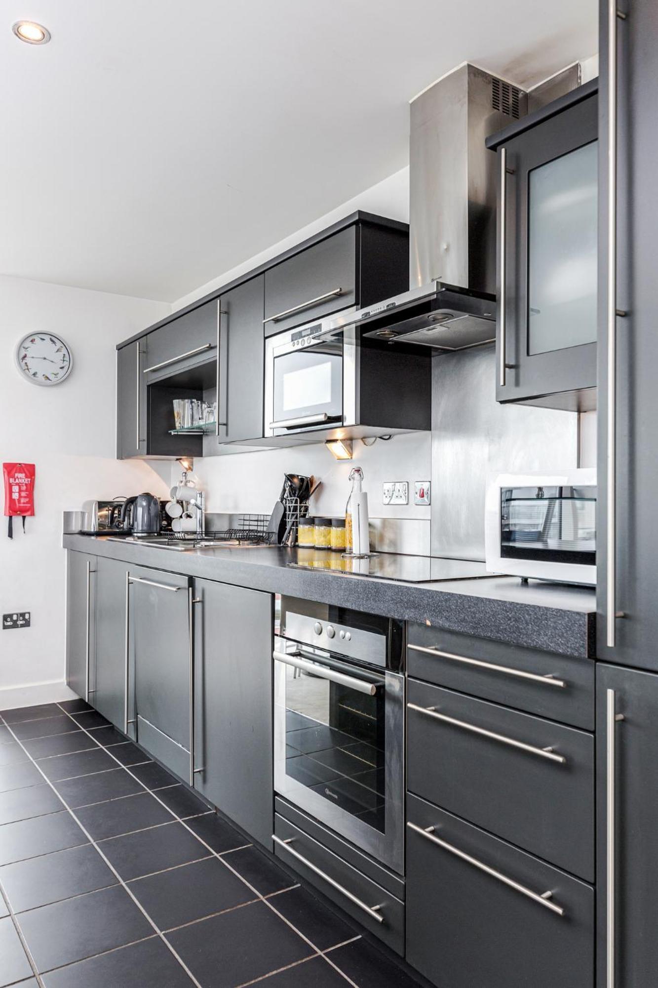 Premium Apartments By Excel Лондон Екстериор снимка