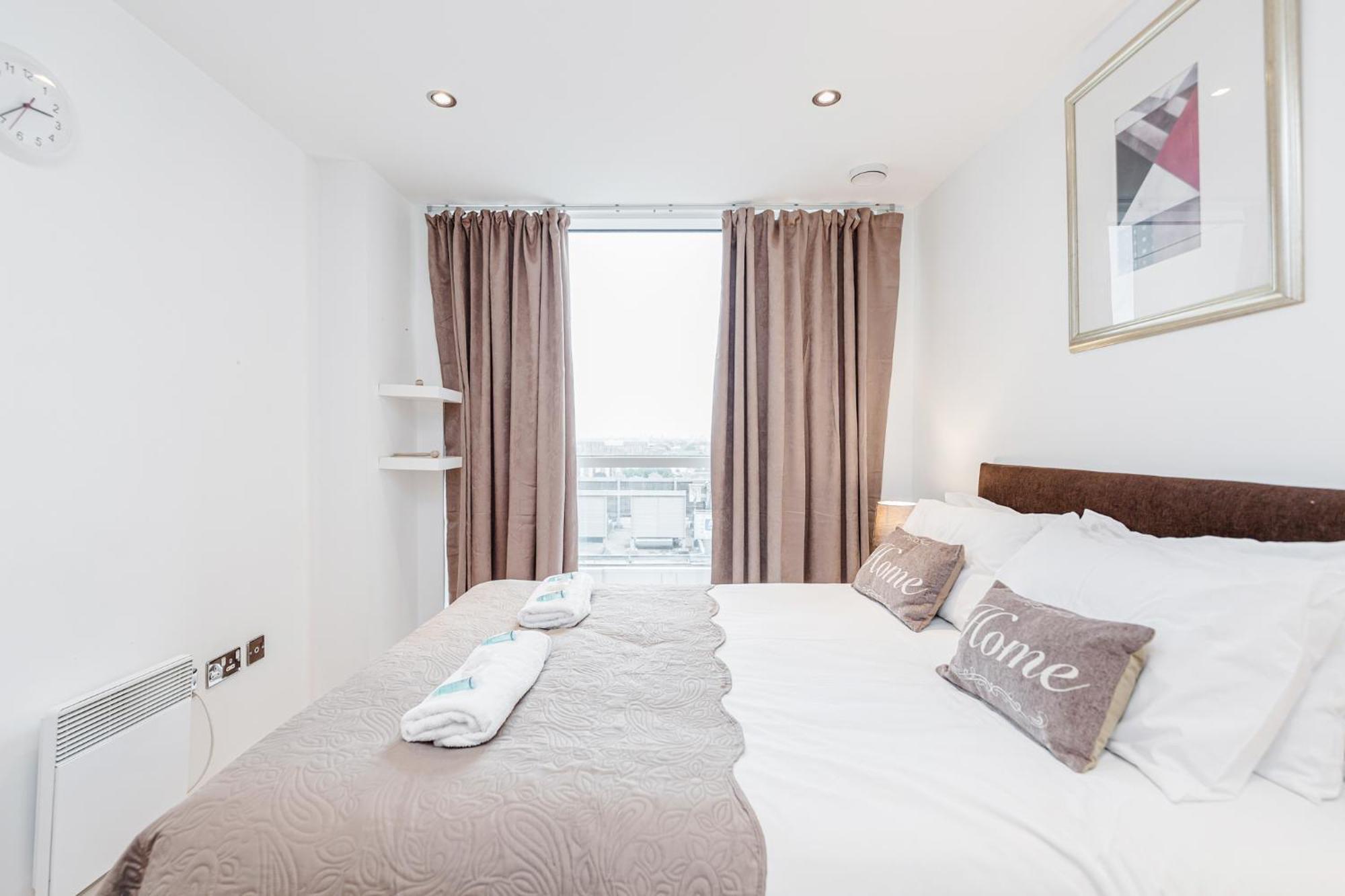 Premium Apartments By Excel Лондон Екстериор снимка
