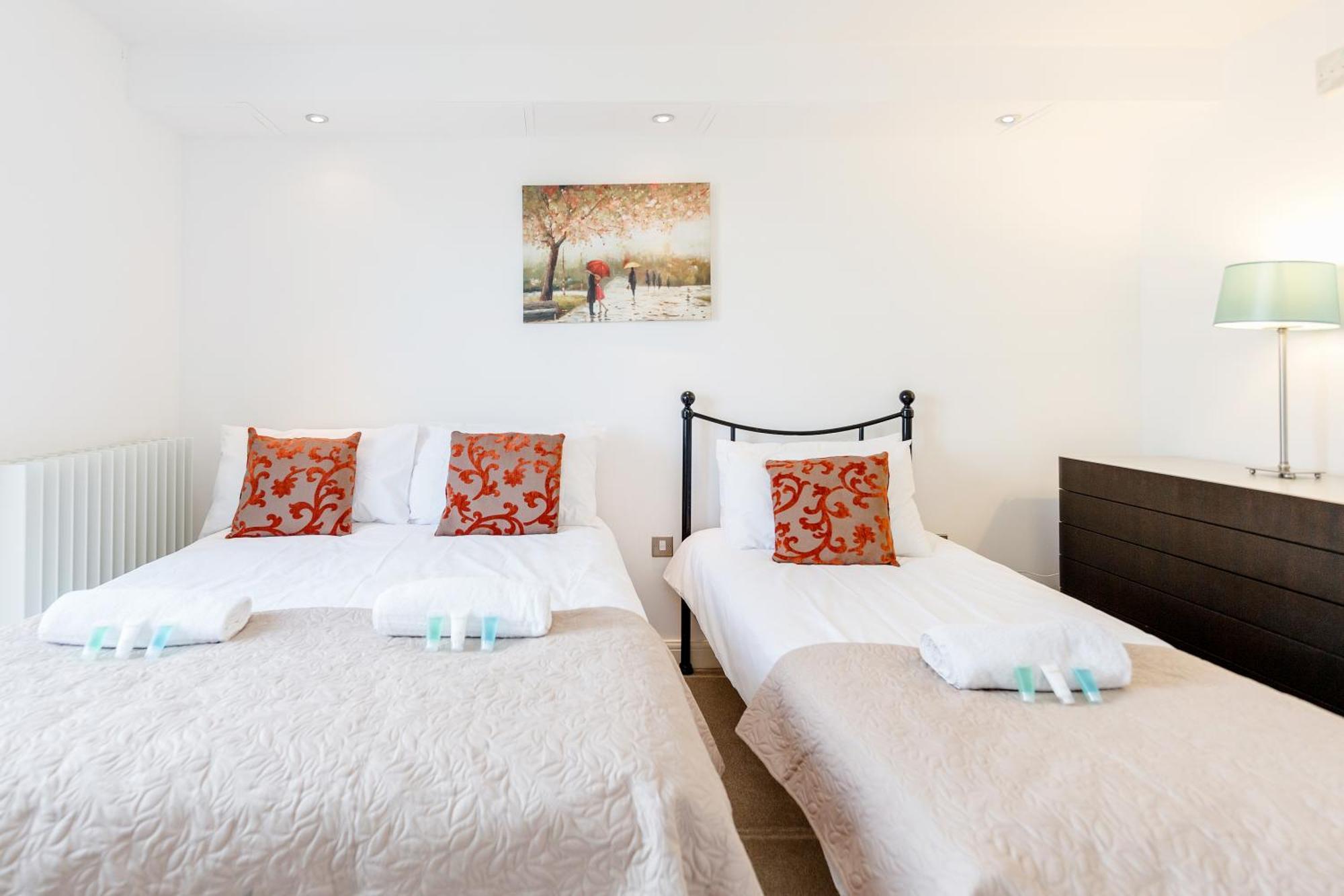 Premium Apartments By Excel Лондон Екстериор снимка