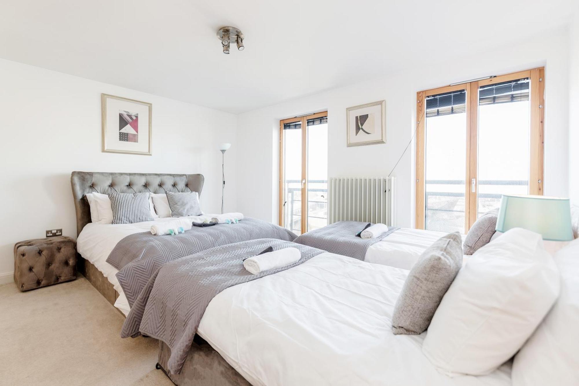 Premium Apartments By Excel Лондон Екстериор снимка