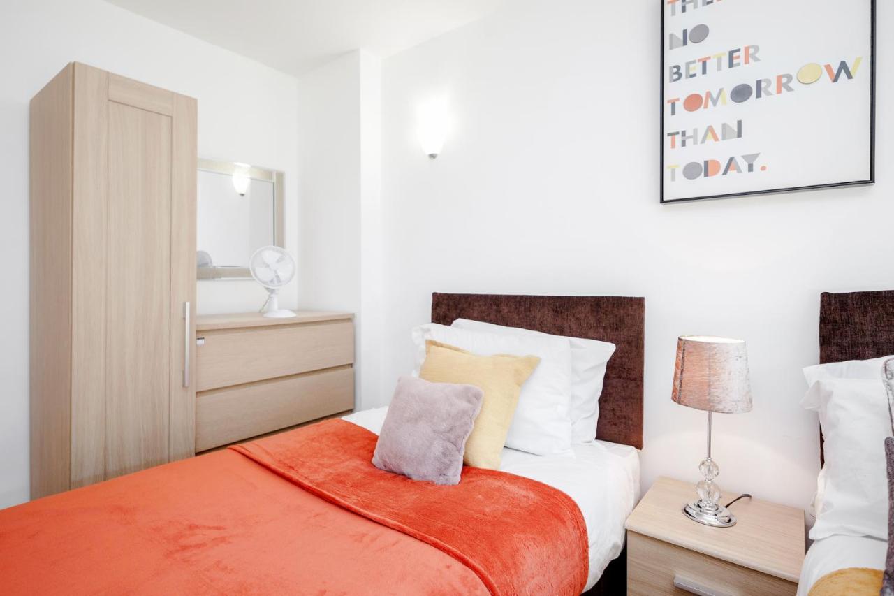 Premium Apartments By Excel Лондон Екстериор снимка