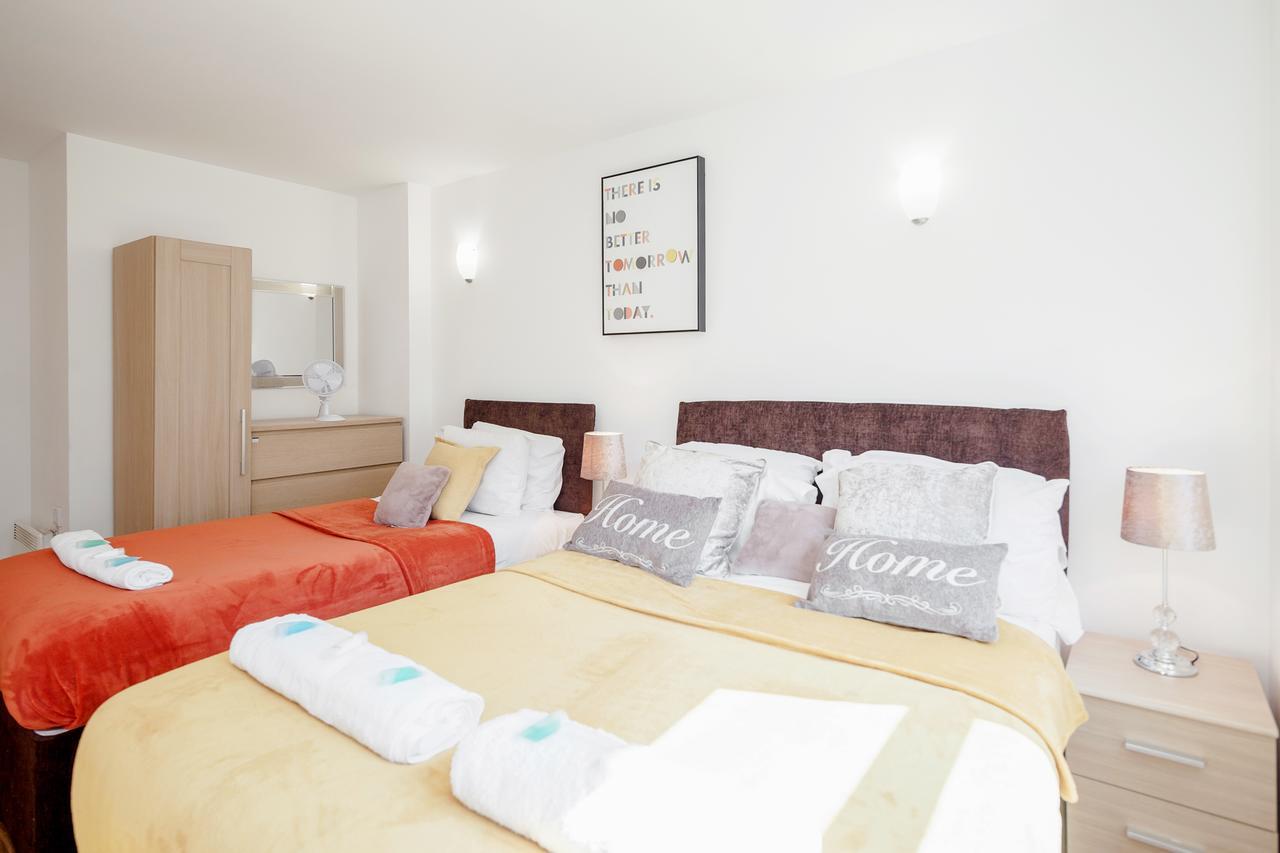 Premium Apartments By Excel Лондон Екстериор снимка