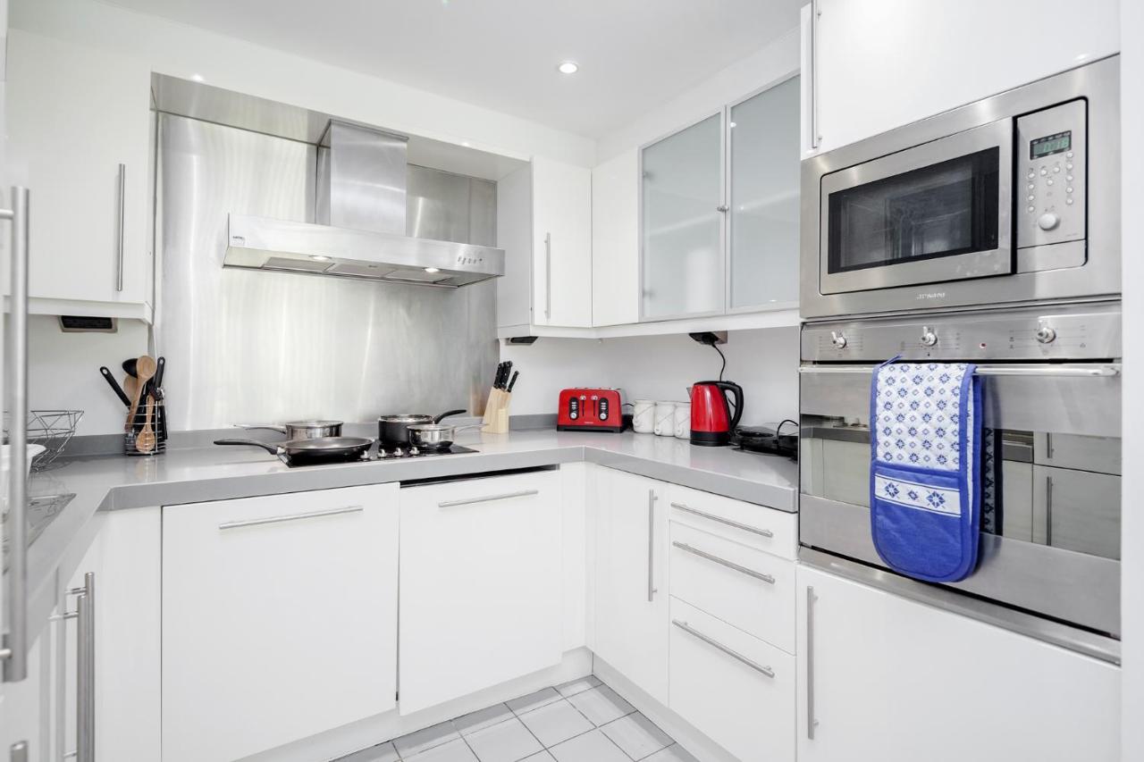Premium Apartments By Excel Лондон Екстериор снимка