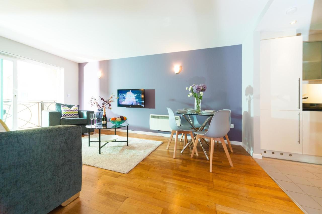 Premium Apartments By Excel Лондон Екстериор снимка